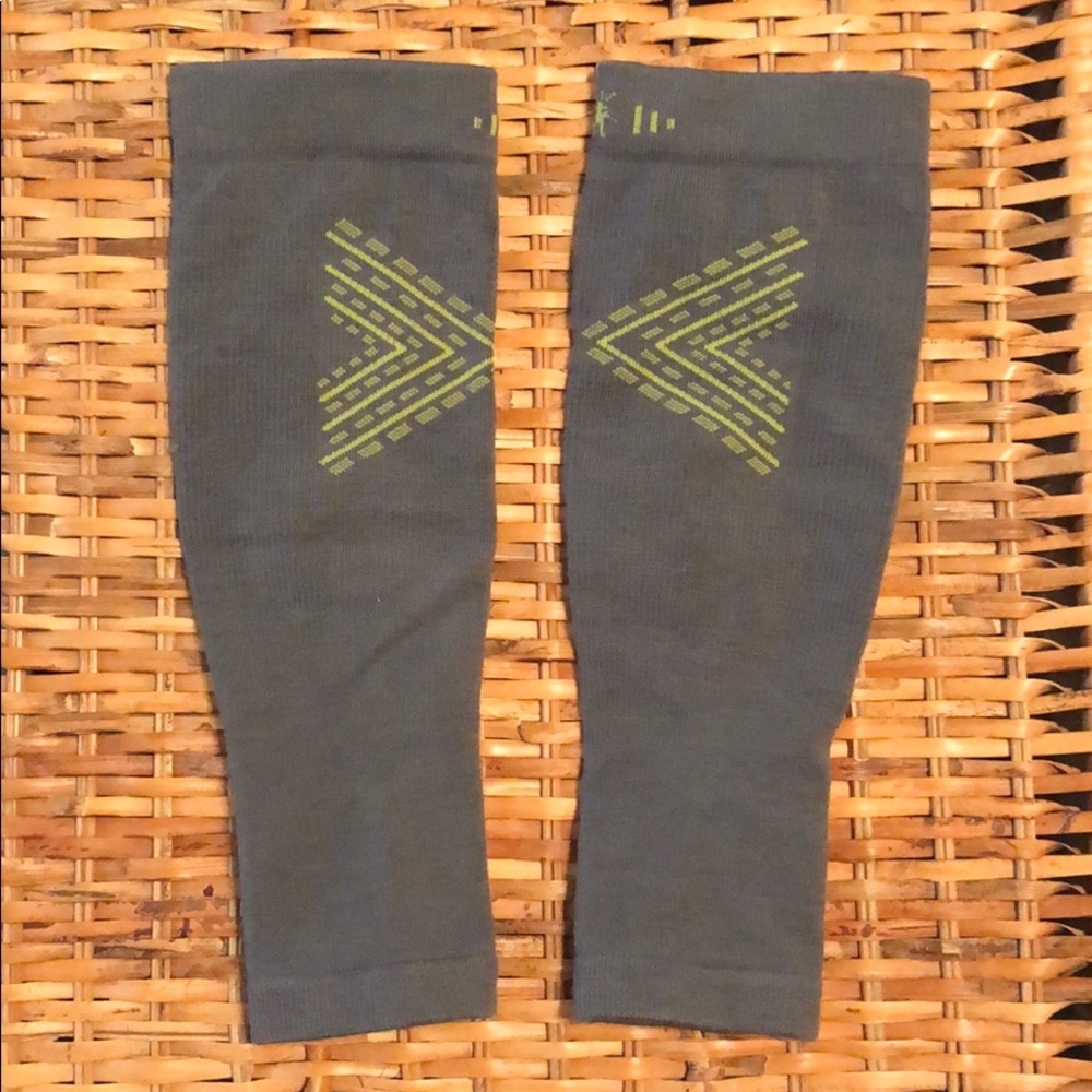 Smart wool leg compression